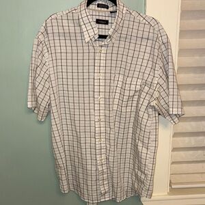 Van Heusen White and Gray Plaid Short-Sleeve Button-Down Shirt